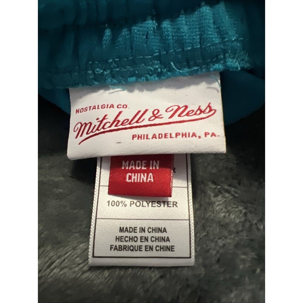 Medium Mitchell & Ness Mesh Shorts Men's - Picture 2 of 7